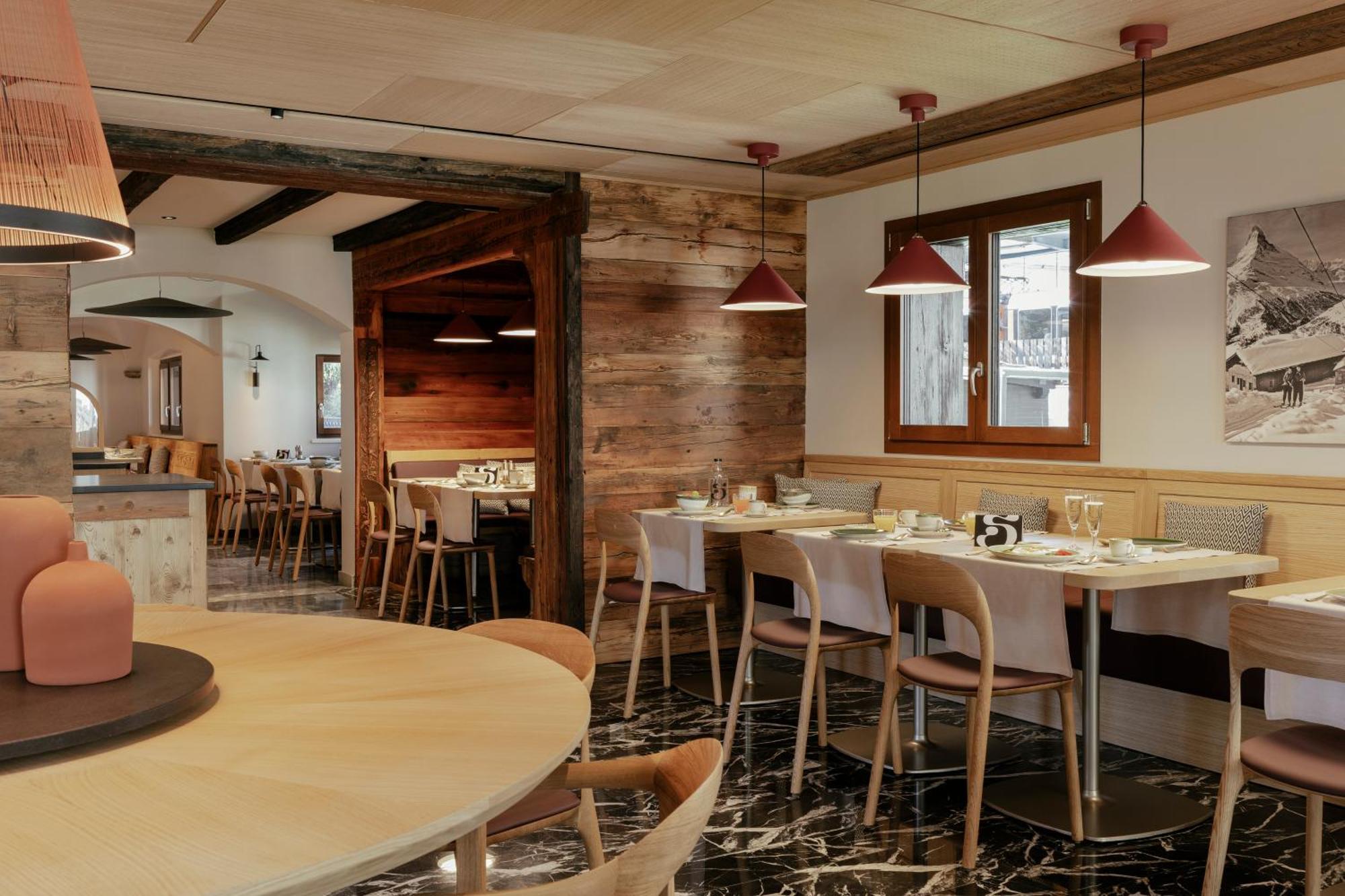 Schloss Zermatt - Cbd & Adaptogenic Spa And Sport Hotel Екстер'єр фото