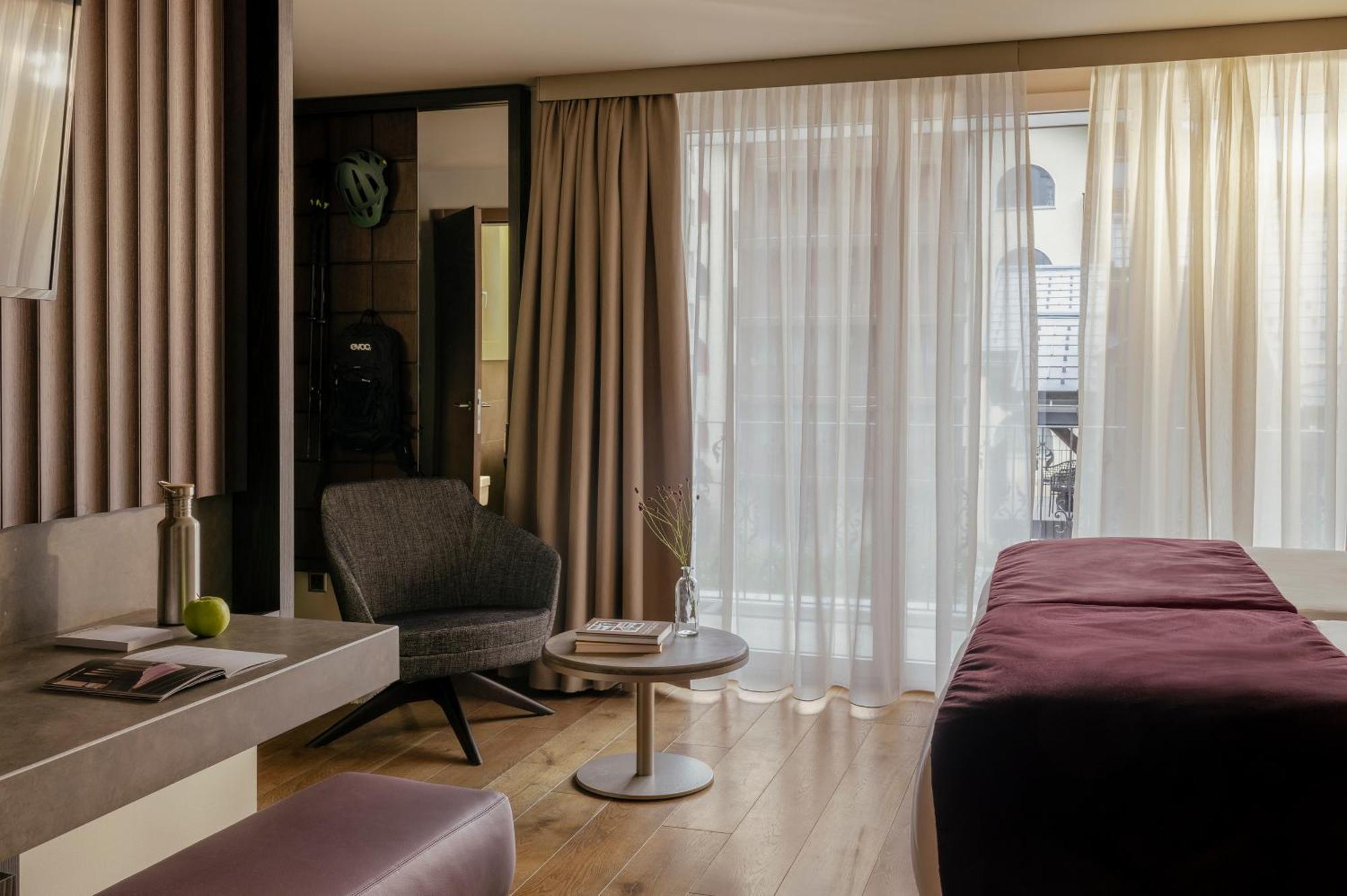 Schloss Zermatt - Cbd & Adaptogenic Spa And Sport Hotel Екстер'єр фото
