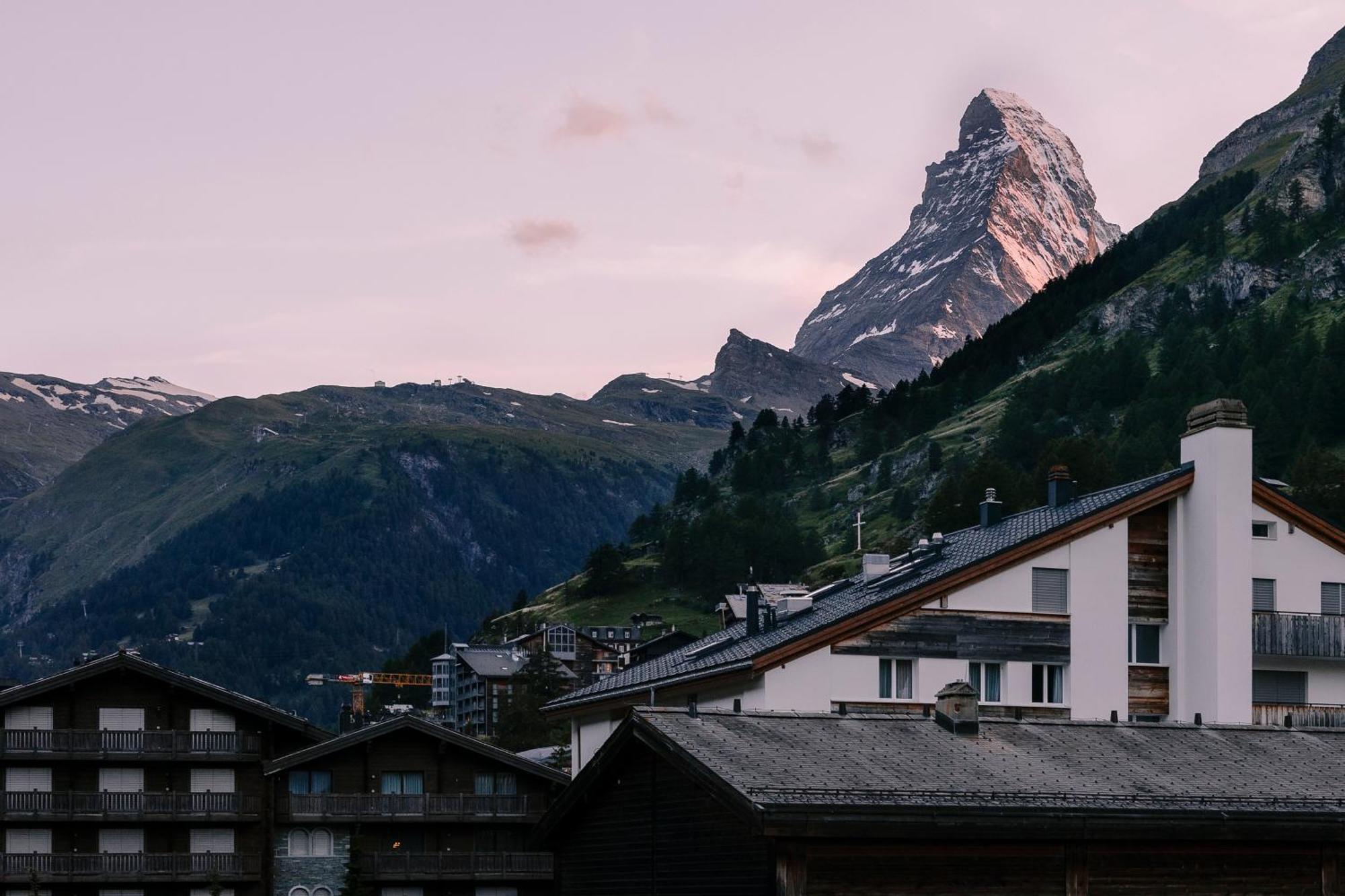 Schloss Zermatt - Cbd & Adaptogenic Spa And Sport Hotel Екстер'єр фото